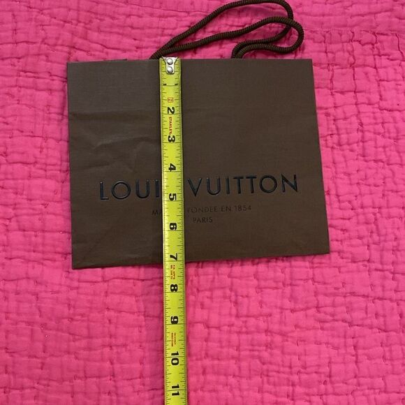 Louis Vuitton paper bags ( set of 2) - Picture 8 of 8